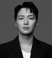 변요한