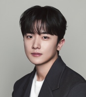 김신비